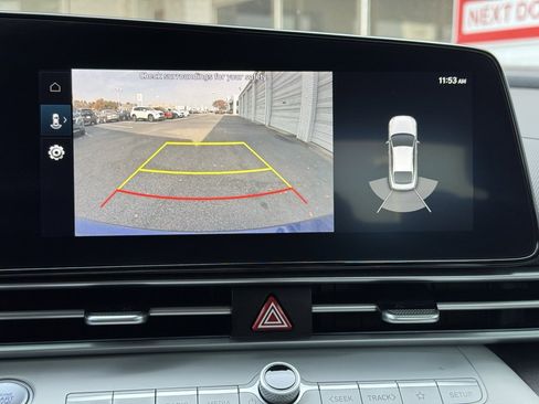 Used 2023 Hyundai Elantra Limited image 25