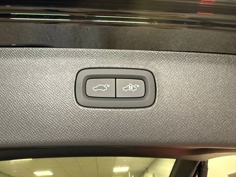 New 2026 Volvo XC90 B6 Ultra w/ Protection Package Premier image 39