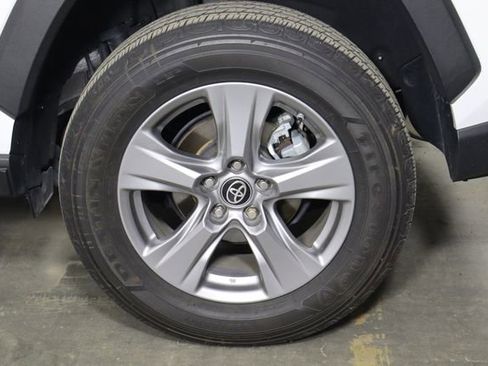 Used 2024 Toyota RAV4 LE AWD/4WD image 35