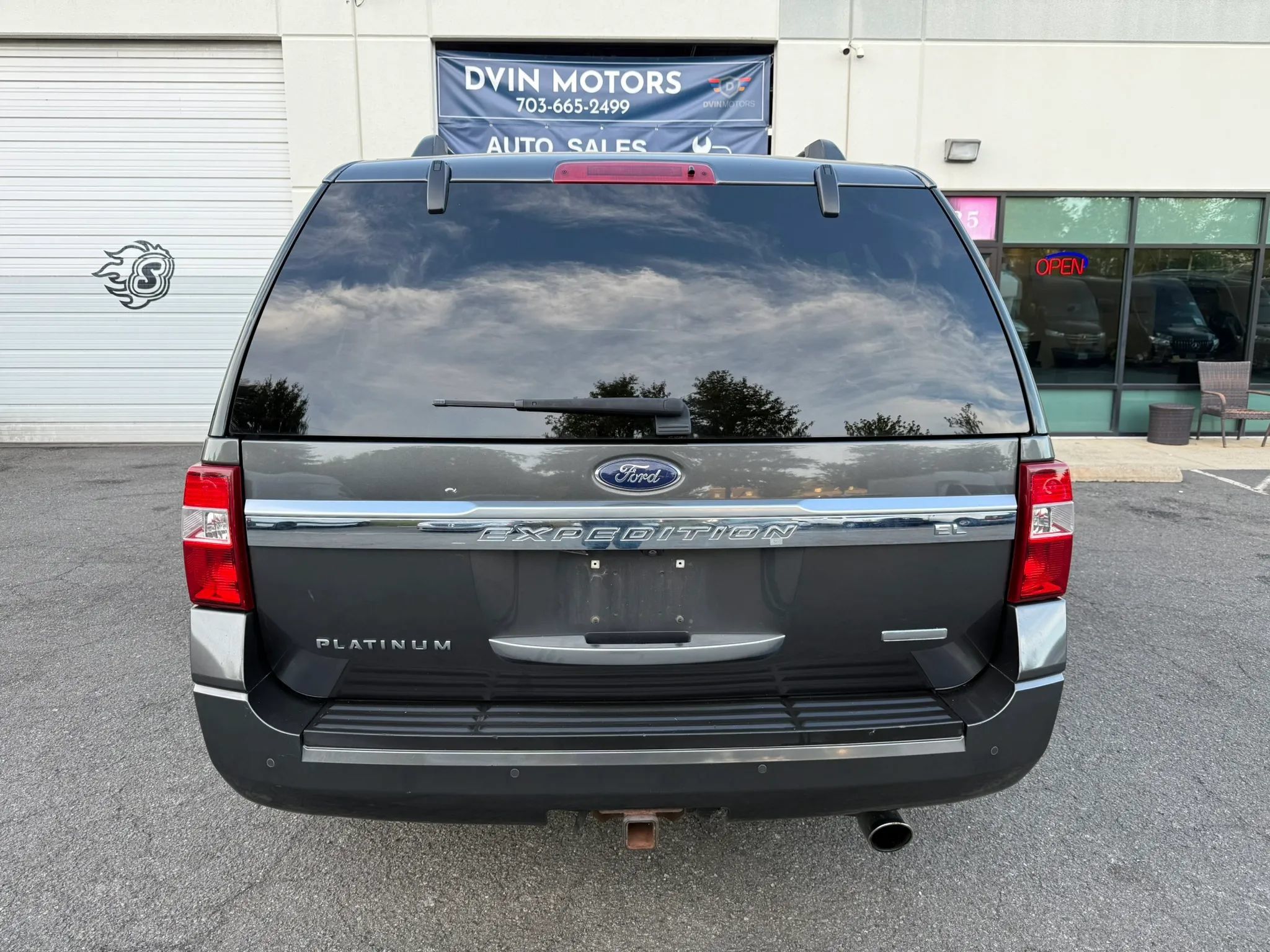 Used 2017 Ford Expedition EL Platinum AWD/4WD image 13