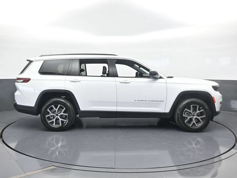 Used 2025 Jeep Grand Cherokee L Limited RWD image 7