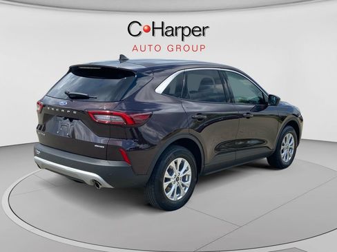 Used 2023 Ford Escape Active w/ Tech Pack #2 AWD/4WD image 3