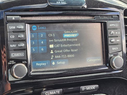 Used 2015 Nissan Juke SV w/ Technology Package image 16