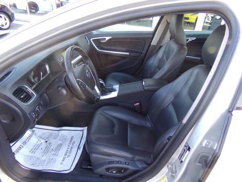 Used 2016 Volvo S60 T5 Premier image 10