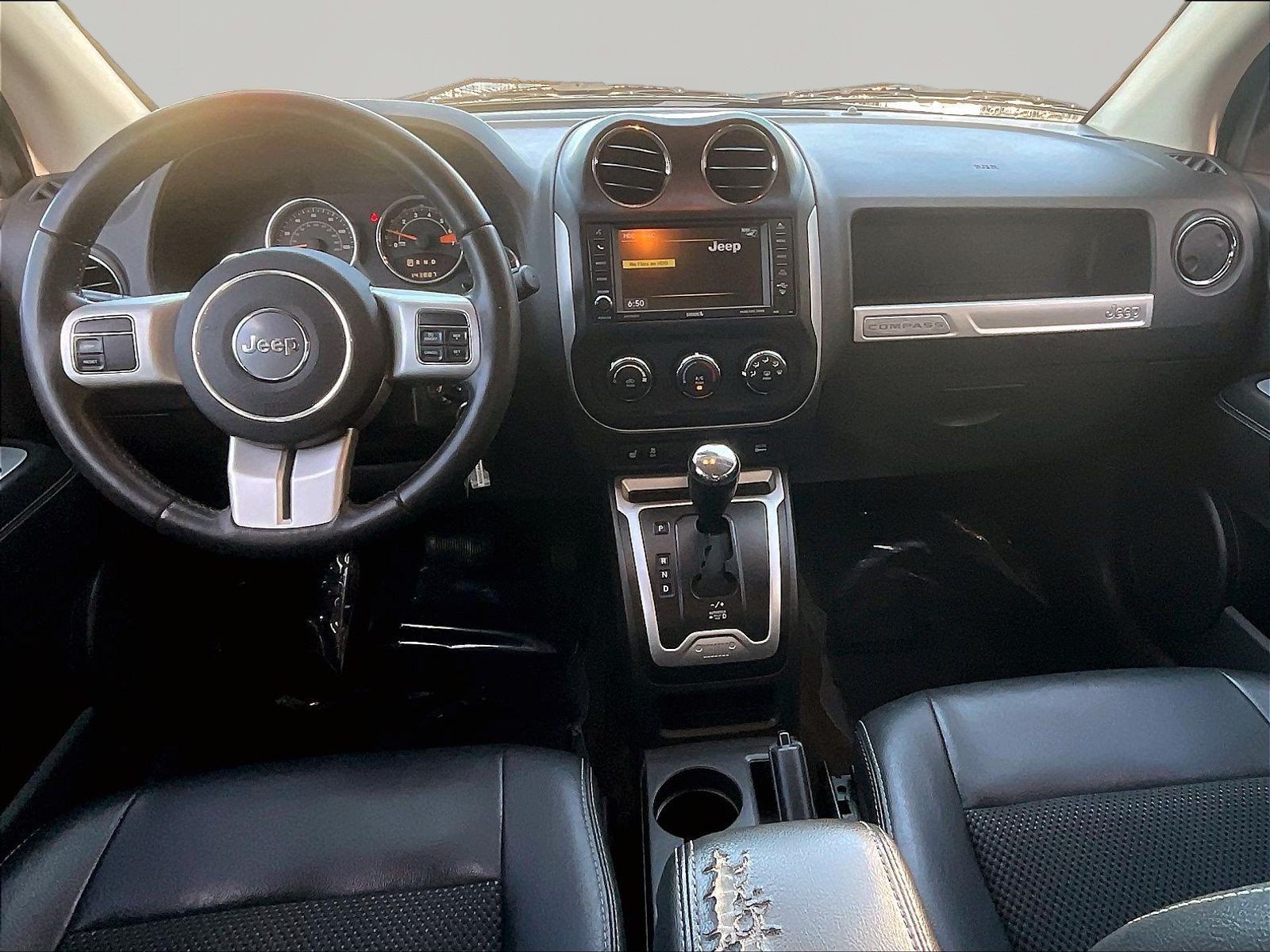 Used 2017 Jeep Compass Latitude AWD/4WD image 7