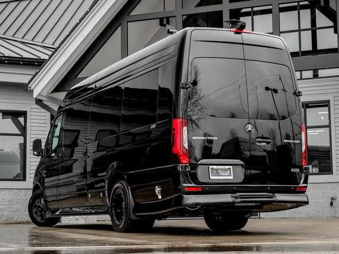 New 2024 Mercedes-Benz Sprinter 3500 image 2