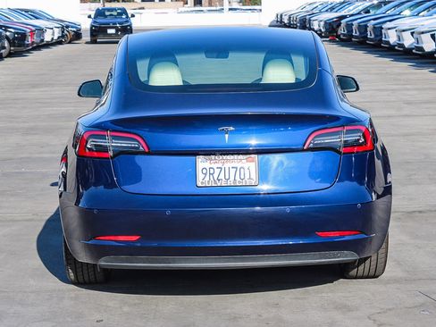 Used 2021 Tesla Model 3 Standard Range Plus image 8
