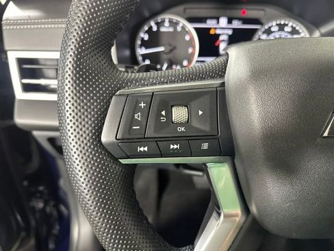 Used 2024 Mitsubishi Outlander SE Black Edition image 15