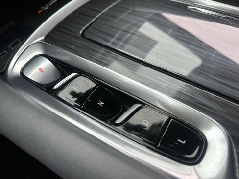 Used 2024 Buick Enclave Premium image 22