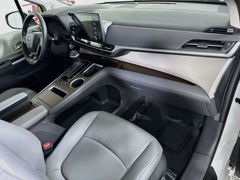 Certified 2024 Toyota Sienna XLE w/ XLE Plus Package AWD/4WD image 36