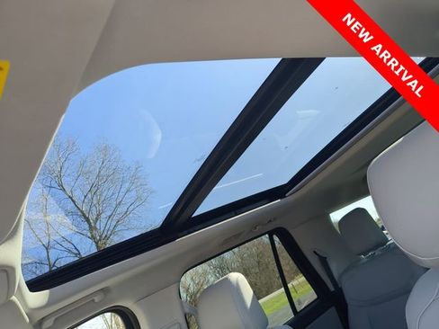 Used 2025 Ford Expedition Max Platinum image 17