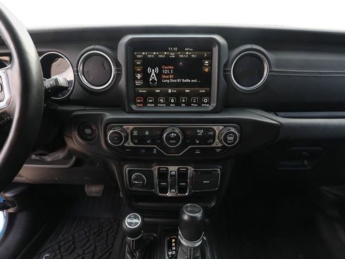 Used 2023 Jeep Wrangler Unlimited Sahara w/ Cold Weather Group AWD/4WD image 17