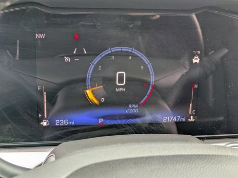 Used 2025 Chevrolet Trax LT w/ LT Convenience Package FWD image 22