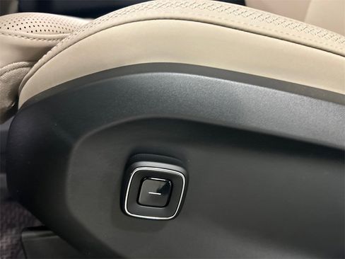 New 2025 Volvo EX90 Plus image 11