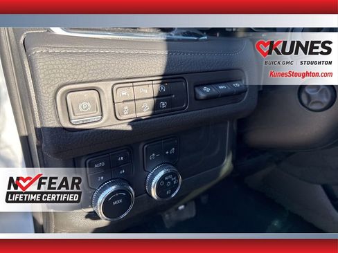Used 2024 GMC Yukon Denali image 21