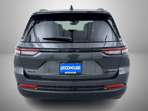 New 2025 Jeep Grand Cherokee Limited w/ Black Appearance Package AWD/4WD image 6