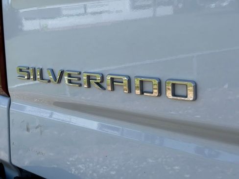 Used 2023 Chevrolet Silverado 1500 ZR2 w/ Technology Package image 10