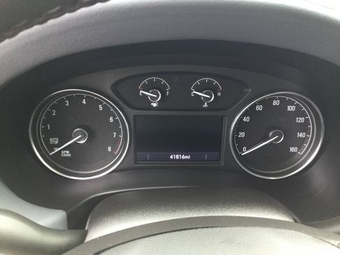 Used 2023 Buick Enclave Essence w/ Experience Buick Package FWD image 17