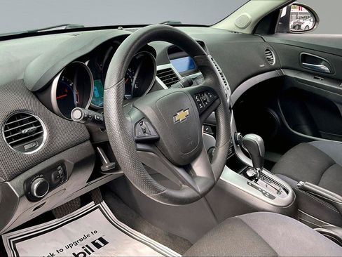 Used 2016 Chevrolet Cruze LT FWD image 16
