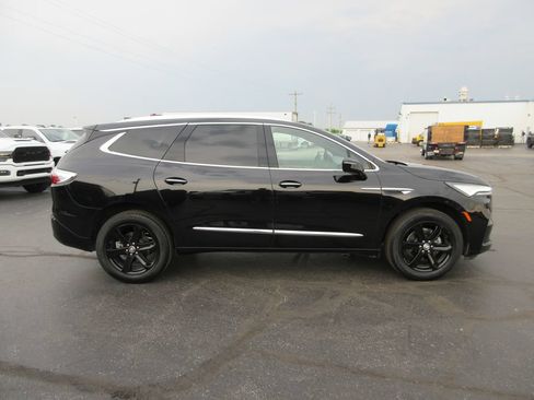 Certified 2023 Buick Enclave Essence w/ Experience Buick Package FWD image 5