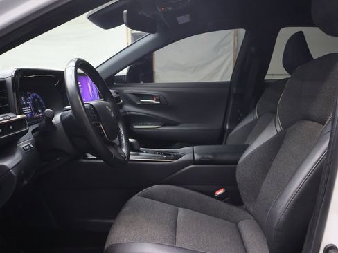 Used 2023 Toyota Crown XLE image 17