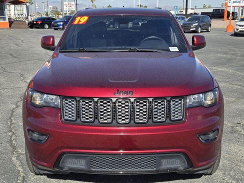 Used 2019 Jeep Grand Cherokee Altitude image 6
