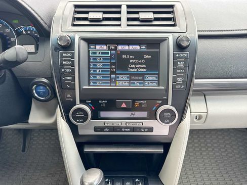 Used 2012 Toyota Camry XLE w/ Leather Pkg FWD image 26