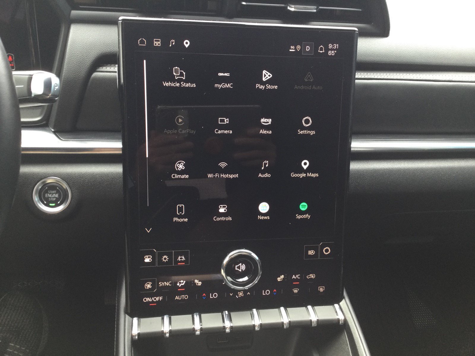 Used 2025 GMC Terrain Elevation w/ Elevation Premium Package AWD/4WD image 18