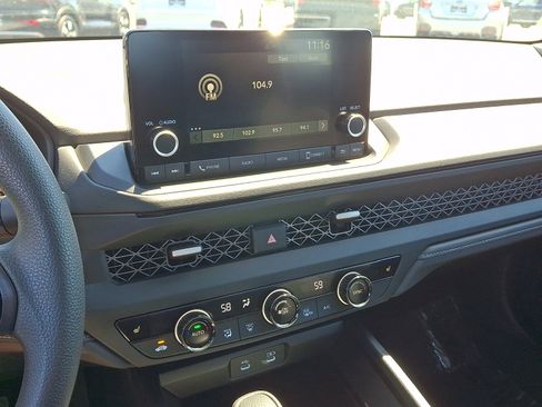 Used 2025 Honda Accord SE image 19