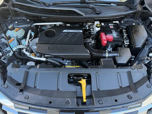 Used 2025 Nissan Rogue SV AWD/4WD image 18
