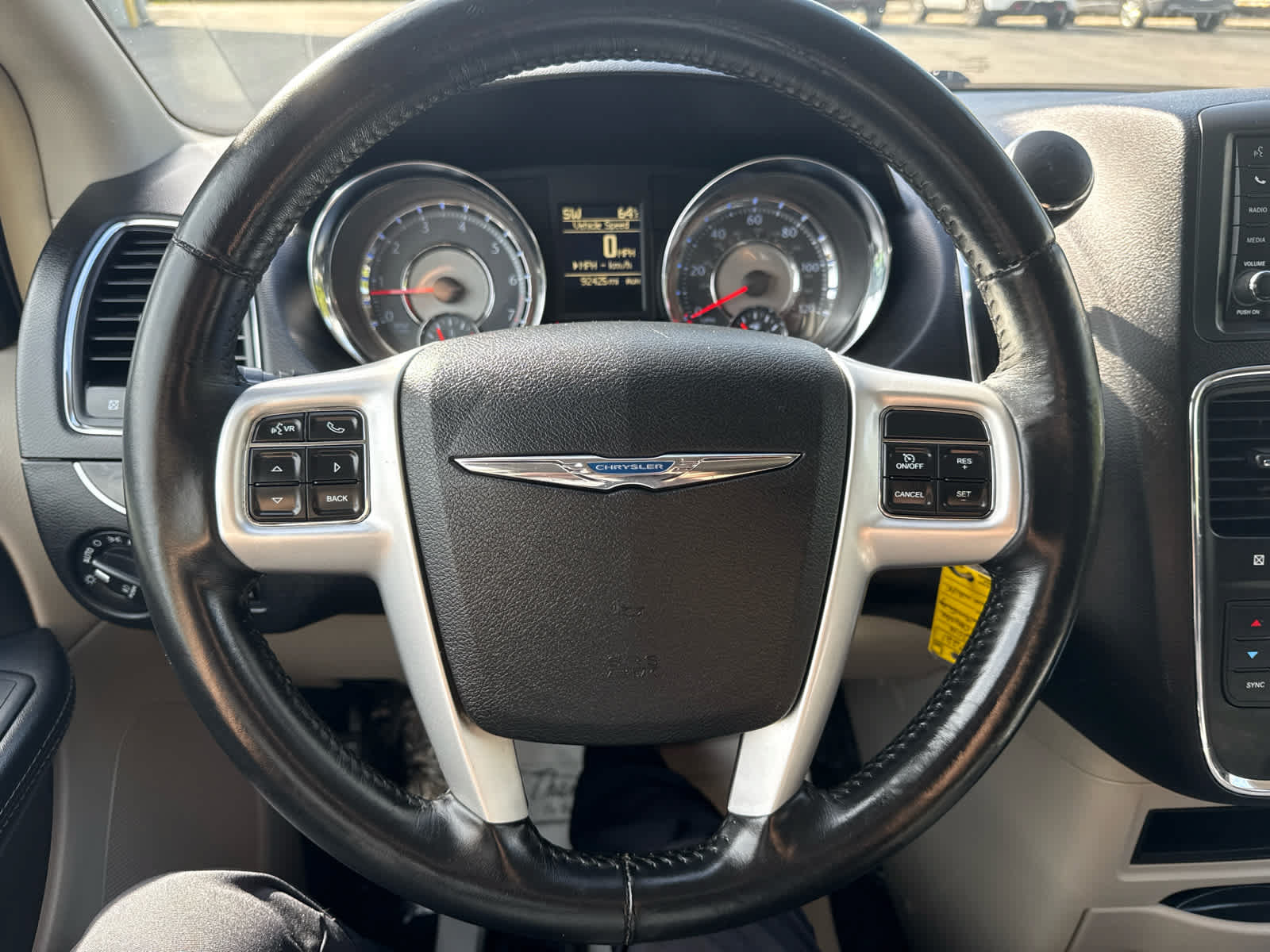 Used 2016 Chrysler Town & Country Touring FWD image 22