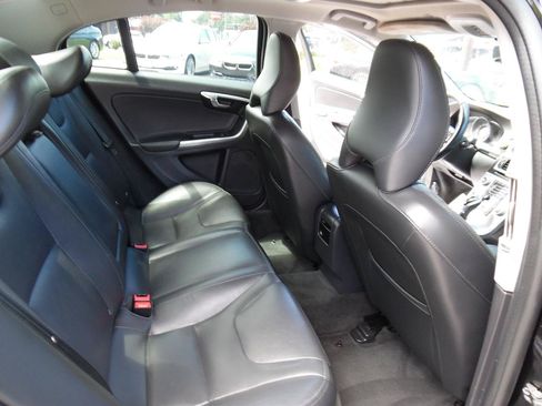 Used 2017 Volvo S60 T5 Dynamic FWD image 21