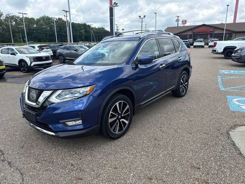 Used 2017 Nissan Rogue SL w/ SL Premium Package AWD/4WD image 3