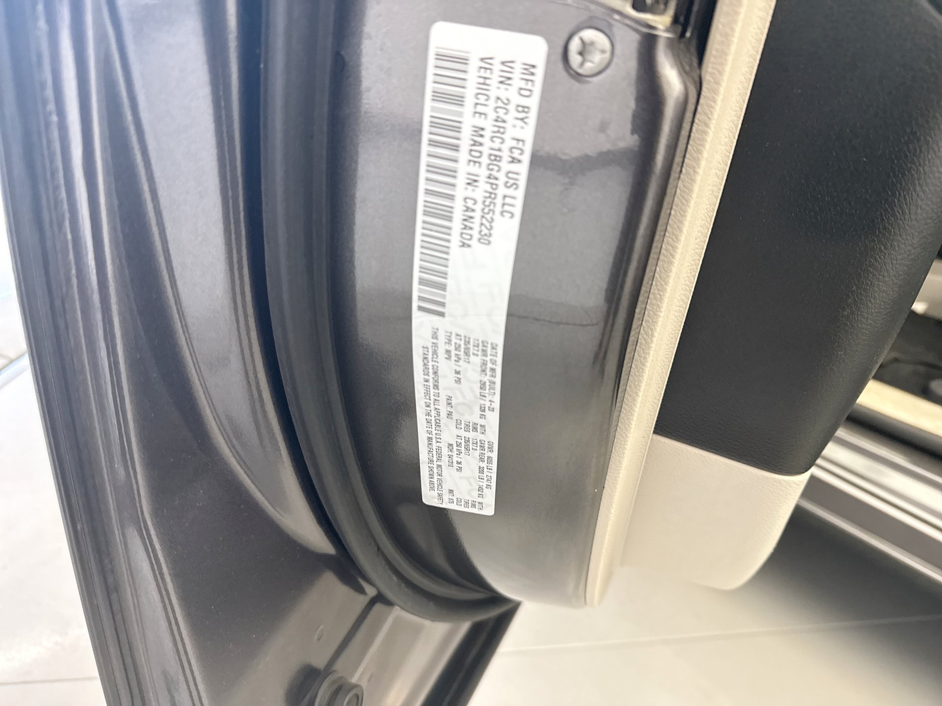 Used 2023 Chrysler Pacifica Touring-L FWD image 12