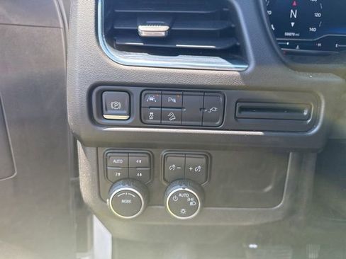 Certified 2022 Chevrolet Tahoe Premier AWD/4WD image 18