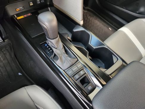 Used 2025 Toyota Camry SE w/ Convenience Package FWD image 19