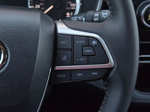Certified 2026 Toyota Highlander XLE AWD/4WD image 21