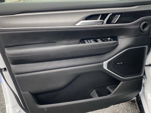 New 2025 Jeep Wagoneer L Series II w/ Convenience Group I image 12