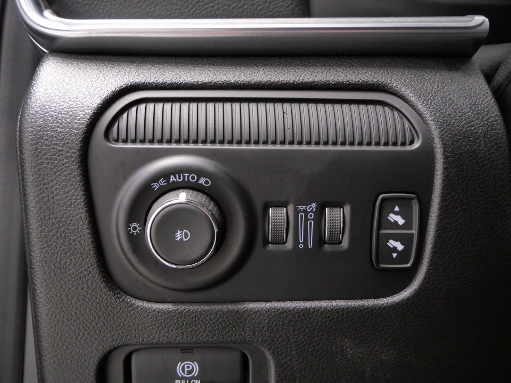 Used 2023 Jeep Wagoneer Series II AWD/4WD image 16