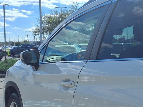 Used 2024 Subaru Ascent Premium w/ Convenience Package image 23