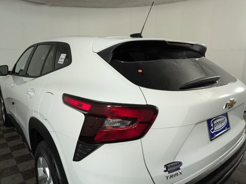New 2026 Chevrolet Trax LS image 12