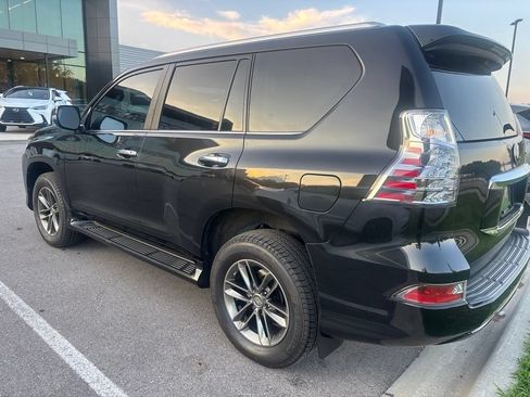 Certified 2022 Lexus GX 460 Premium w/ Premium Package AWD/4WD image 4