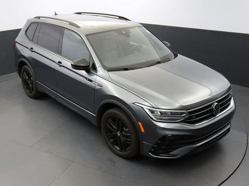 Certified 2022 Volkswagen Tiguan SE R-Line image 49