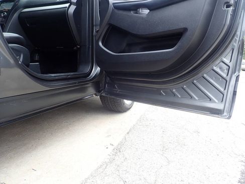 Used 2017 Ford Explorer XLT w/ Equipment Group 202A image 24