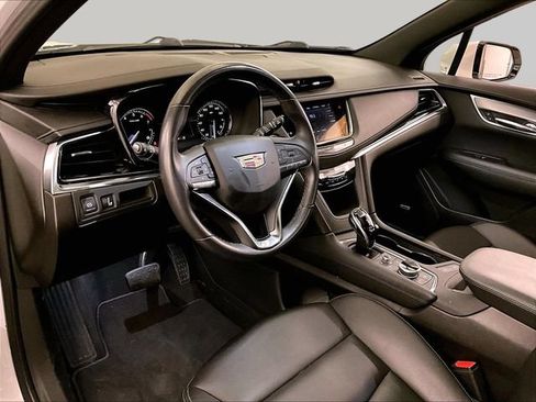 Used 2023 Cadillac XT6 Luxury AWD/4WD image 12