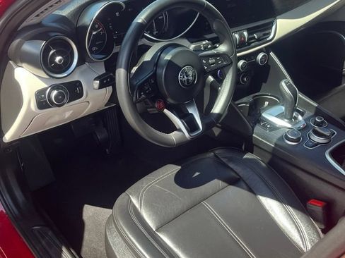Used 2020 Alfa Romeo Giulia RWD image 6