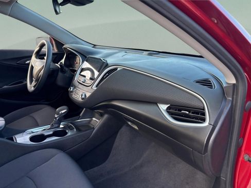 Used 2024 Chevrolet Malibu LT image 28