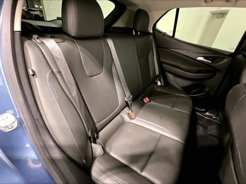 Used 2025 Buick Encore GX Sport Touring FWD image 31