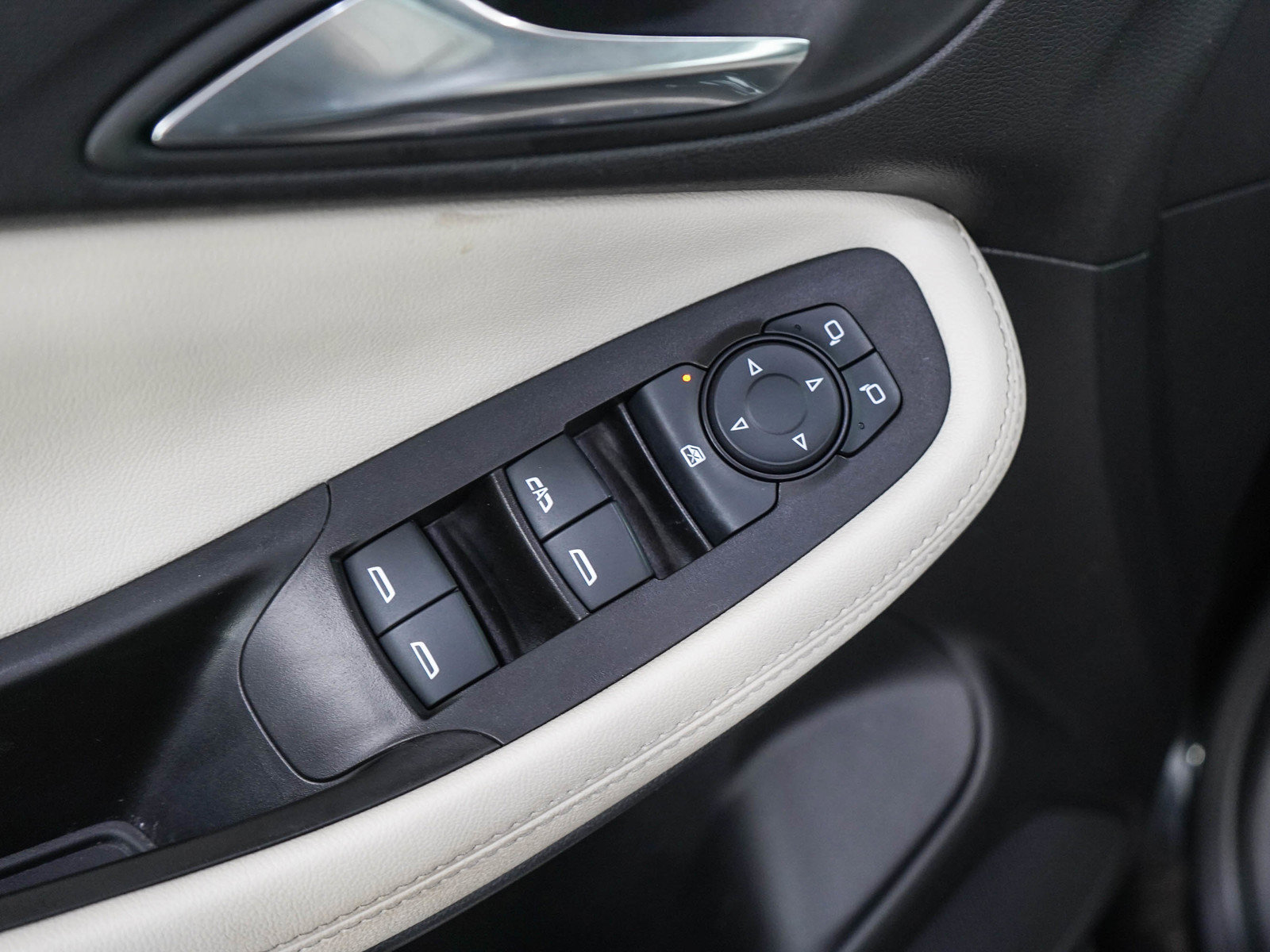 Used 2024 Buick Encore GX Sport Touring AWD/4WD image 19
