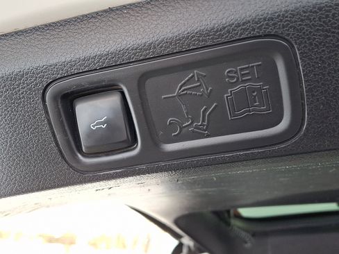 Used 2021 Ford Expedition Limited image 30